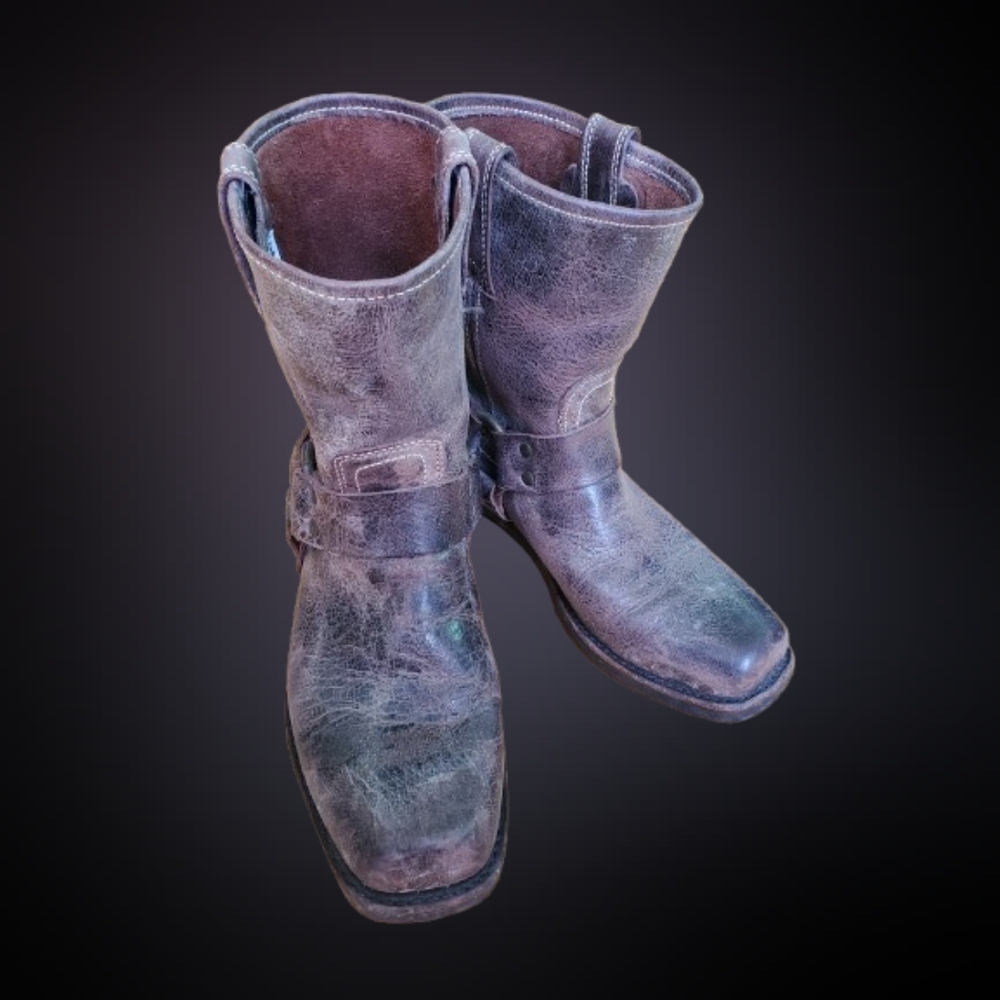 Frye boots in great condition!  Very minimal wear.